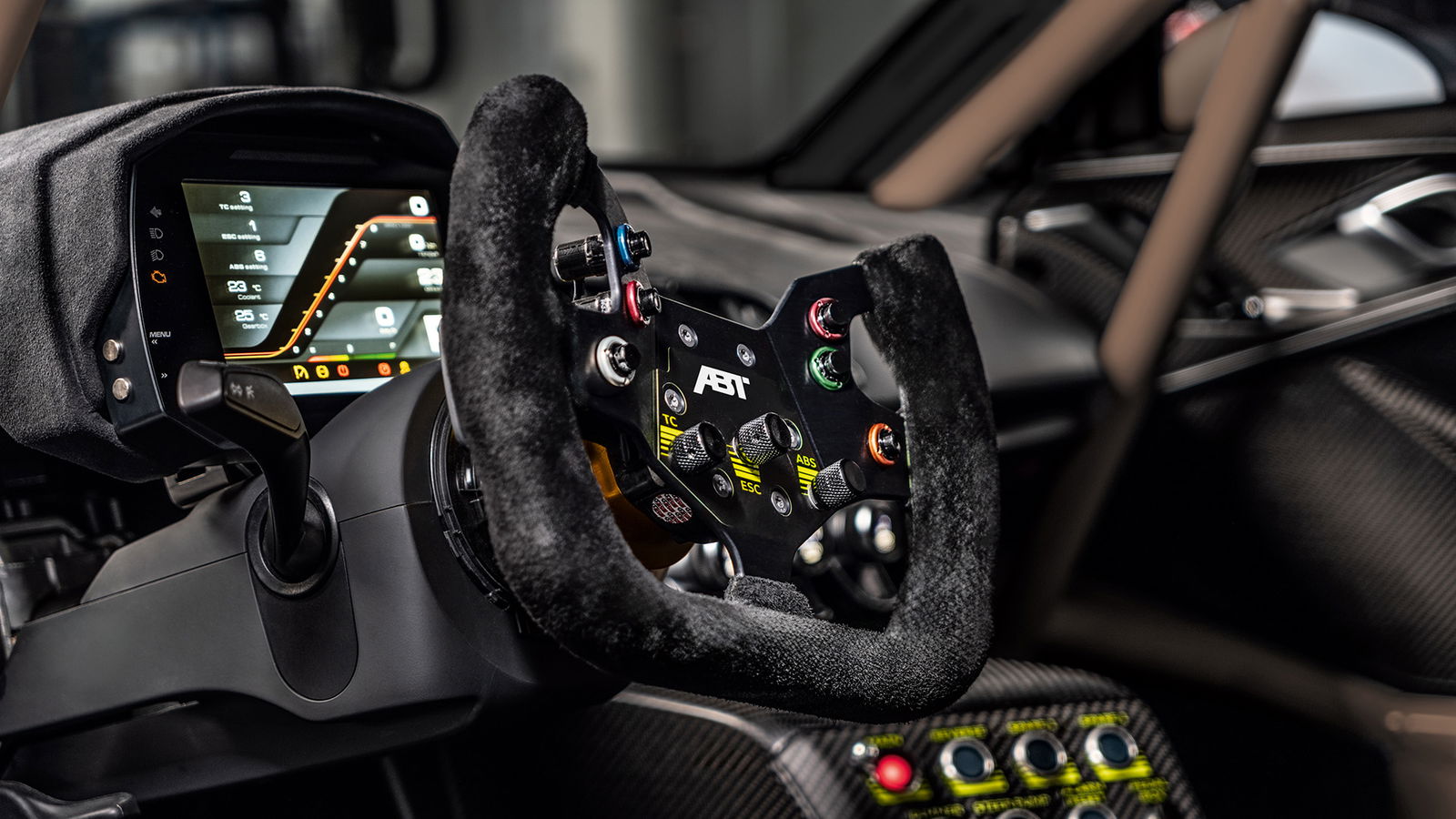 Even the GT2-spec steering wheel remains